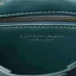 Bottega Veneta padded Cassette shoulder bag replica