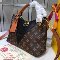 Louis Vuitton V Tote BB replica