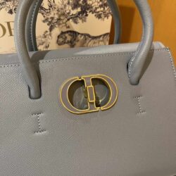 Dior 30 Montaigne Top Handle Tote replica