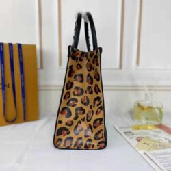 Louis Vuitton Onthego MM tote Wild at Heart replica