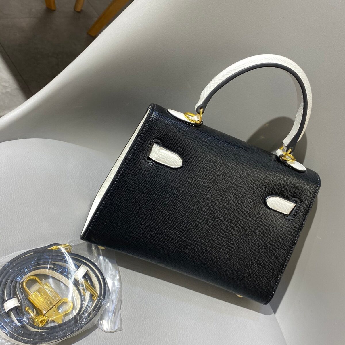 Hermes Kelly Lakis Mini 22 replica