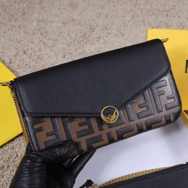 Fendi Wallet On Chain With Pouches replica