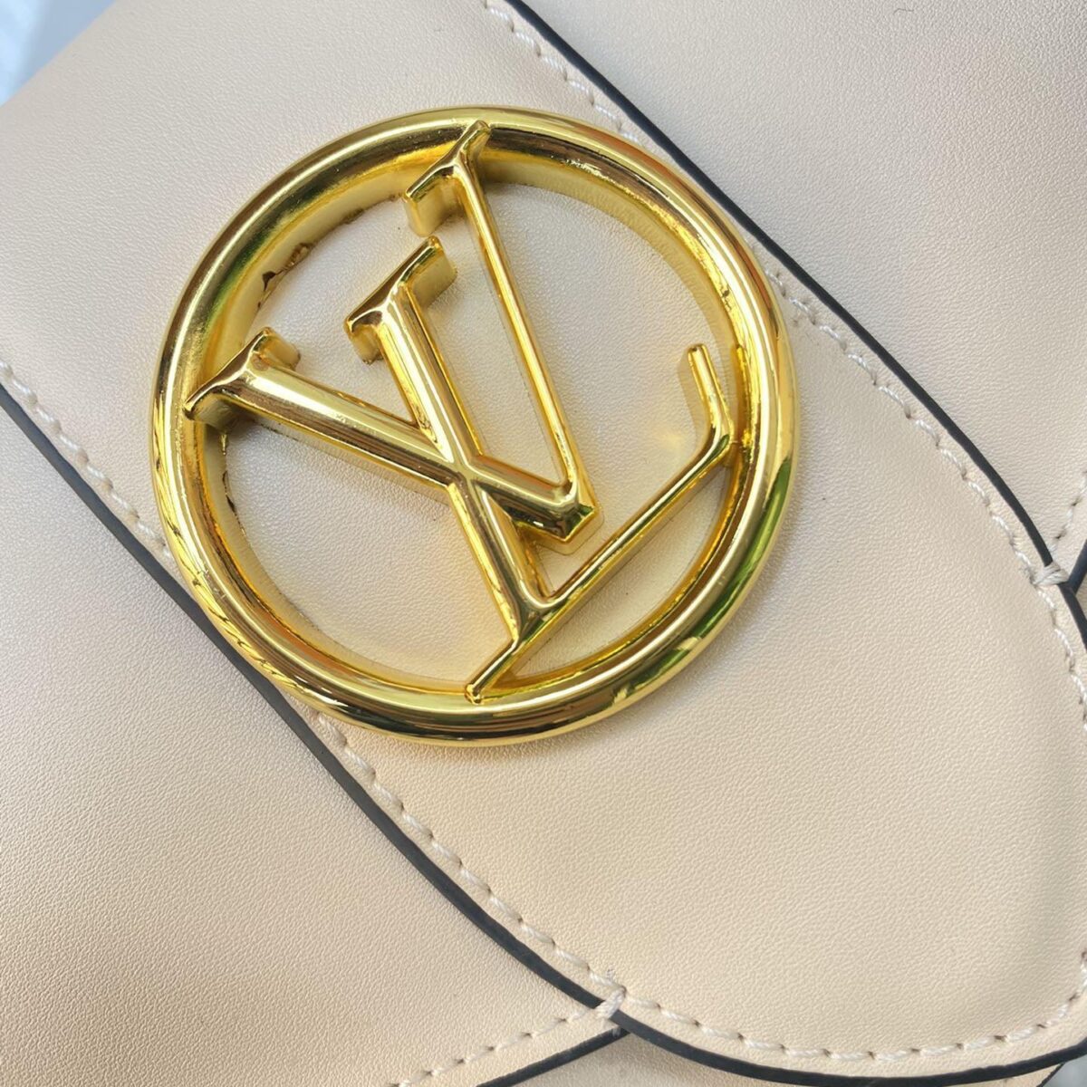 Louis Vuitton LV PONT 9 bag replica