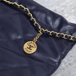 CHANEL 22 HANDBAG replica