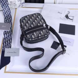 Dior MESSENGER POUCH replica