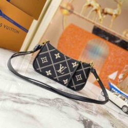 Louis Vuitton EASY POUCH ON STRAP replica