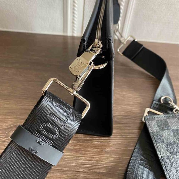 Louis Vuitton GASTON WEARABLE WALLET replica