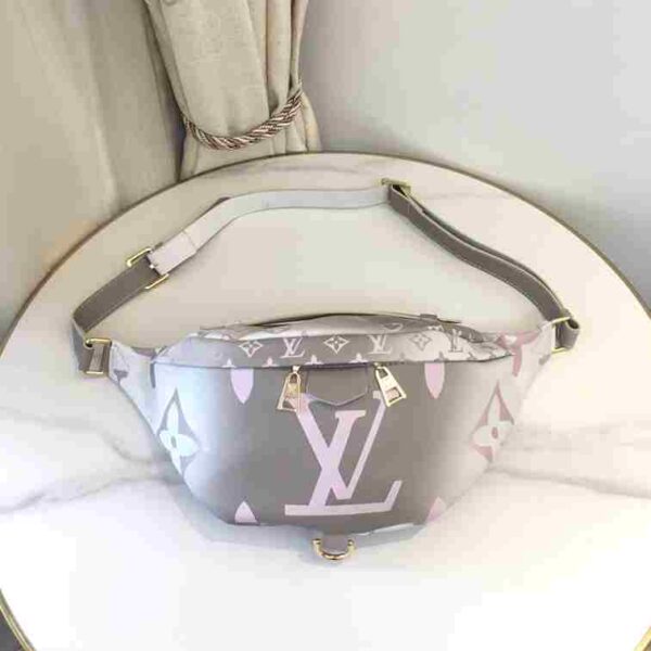 Louis Vuitton DISCOVERY BUMBAG PM replica