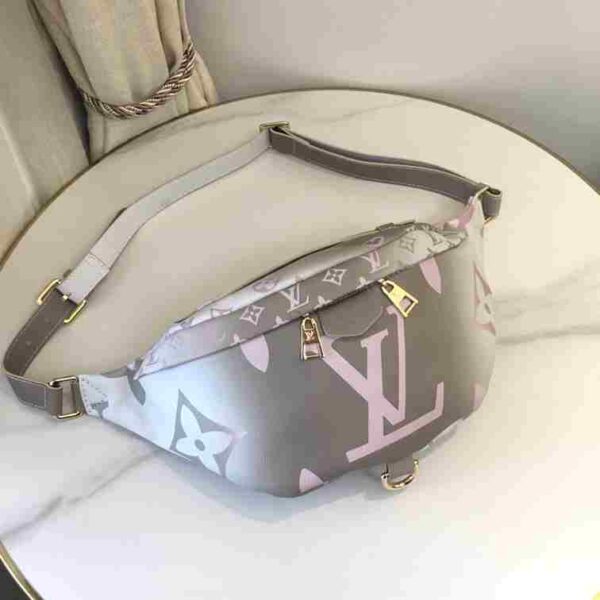 Louis Vuitton DISCOVERY BUMBAG PM replica