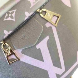 Louis Vuitton DISCOVERY BUMBAG PM replica