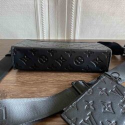 Louis Vuitton GASTON WEARABLE WALLET replica