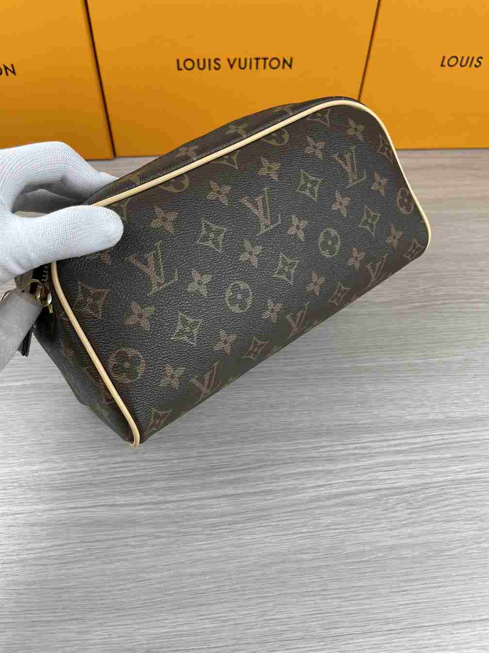 Louis Vuitton DOPP KIT TOILET POUCH replica