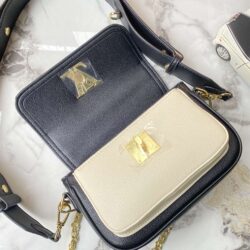 Louis Vuitton LOCKME TENDER replica