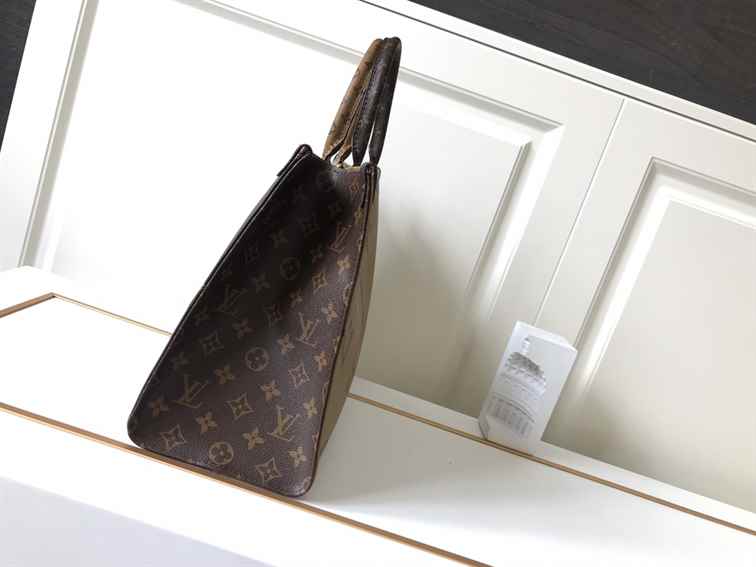 Louis Vuitton ONTHEGO MM Monogram replica