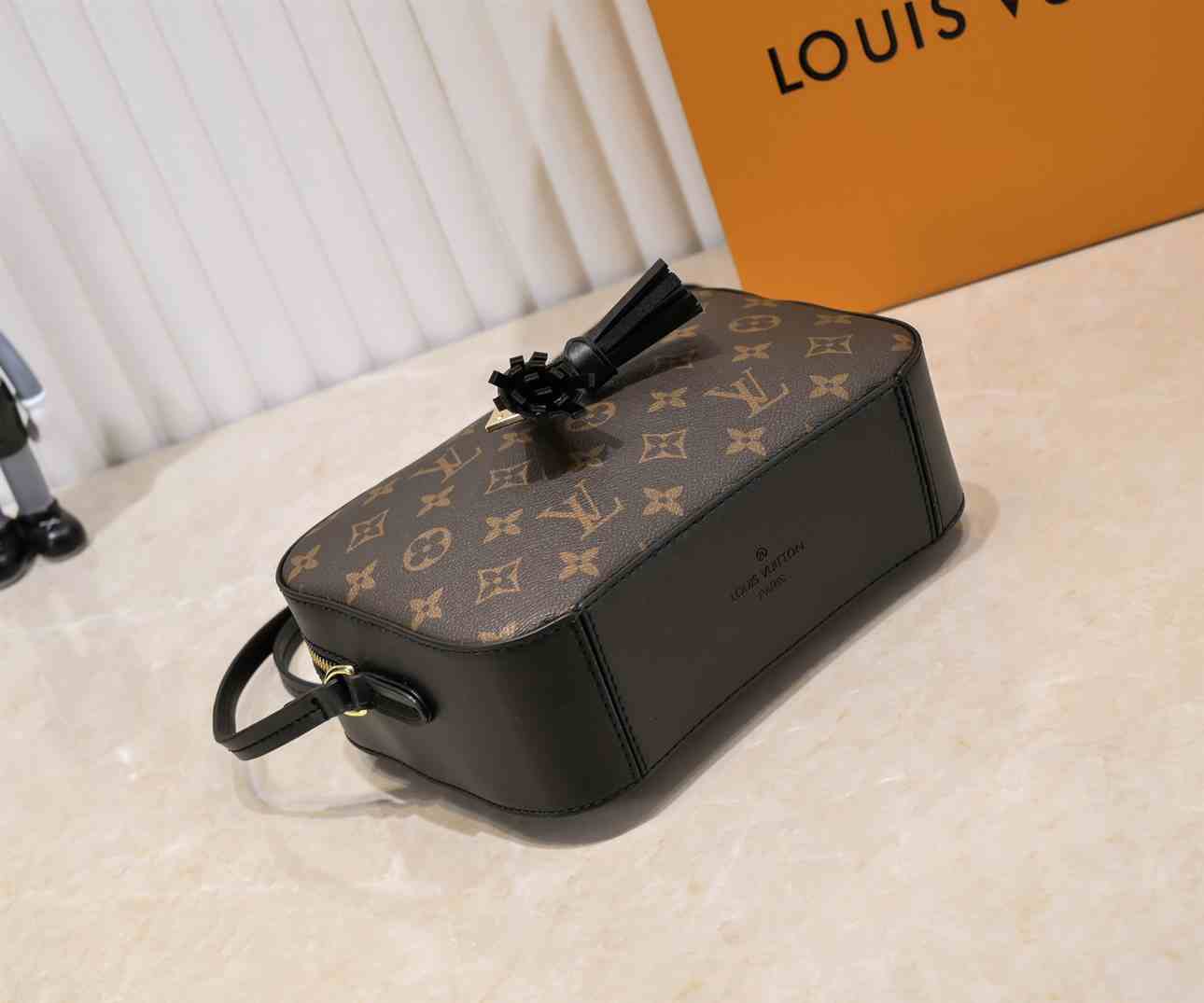 Louis Vuitton Saintonge Monogram replica