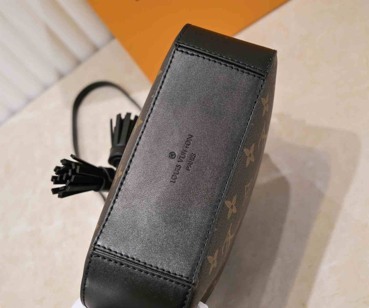 Louis Vuitton Saintonge Monogram replica