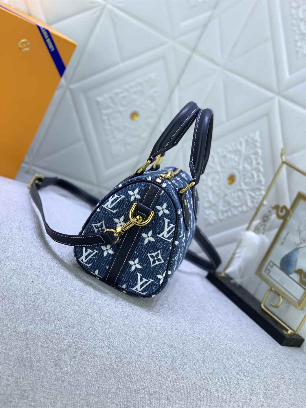 Louis Vuitton SPEEDY BANDOULIÈRE 20 Monogram Denim replica