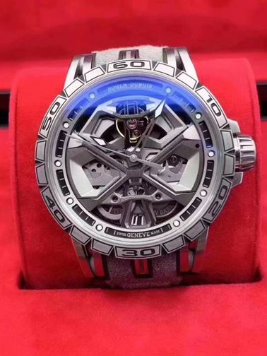 Roger Dubuis EXCALIBUR SPIDER HURACÁN TITANIUM