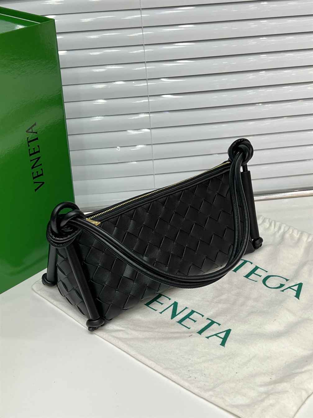 Bottega Veneta Small Intrecciato Strapped Pouch Bag replica