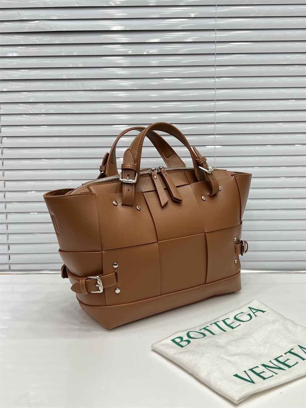 Bottega Veneta Arco Tool Tote Bag replica