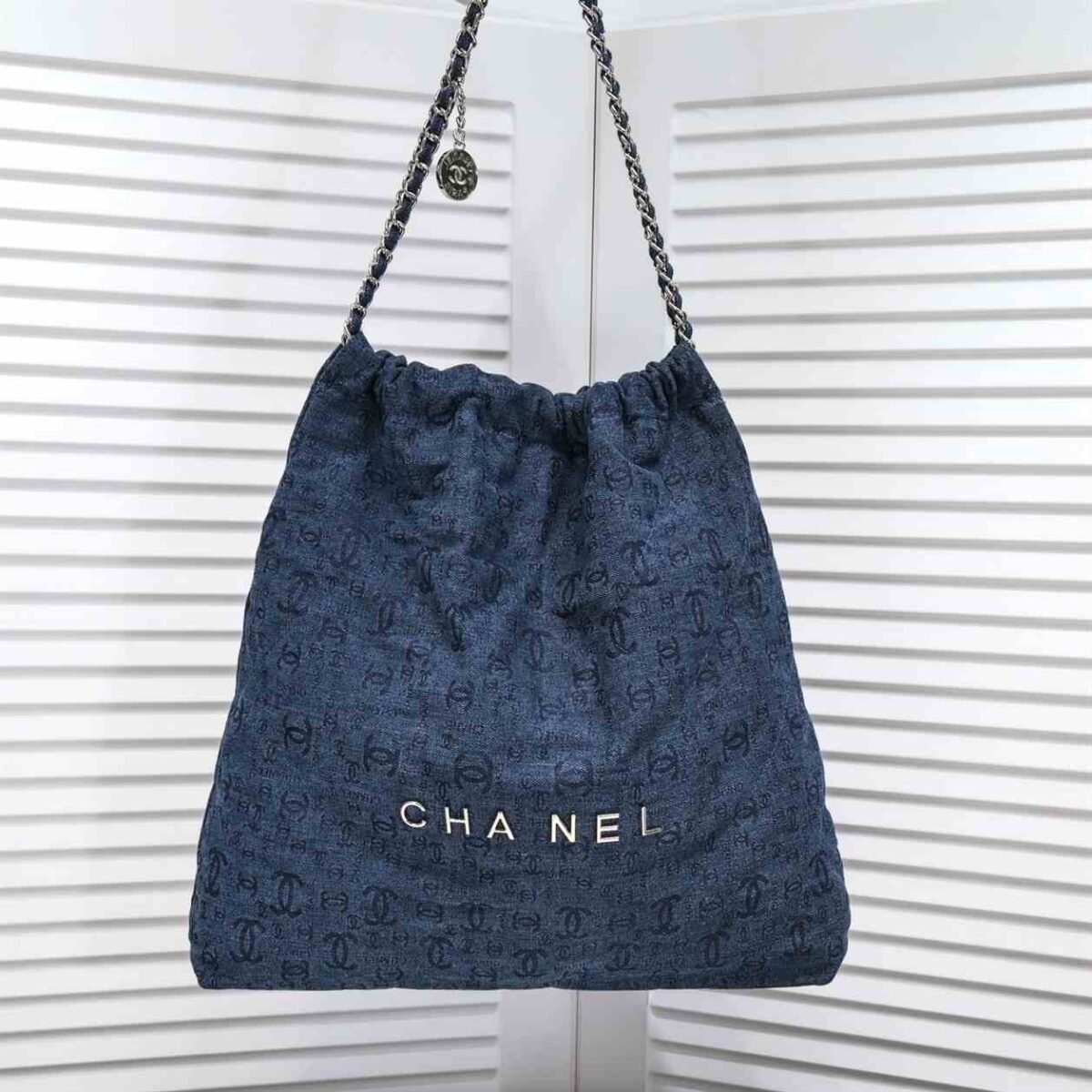 CHANEL 22 Large Handbag Denim replica