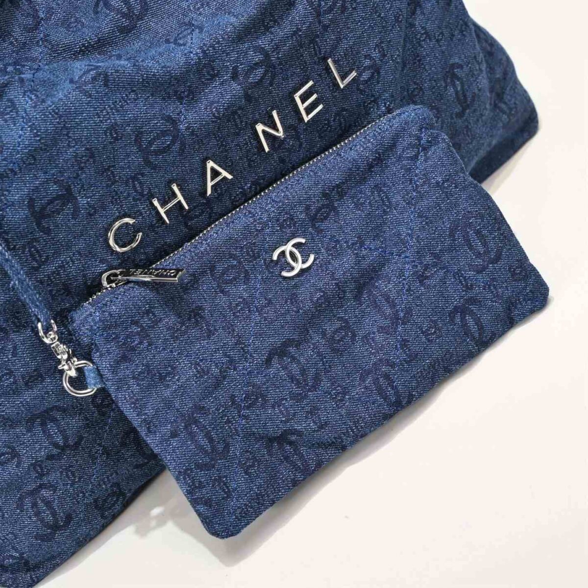 CHANEL 22 Large Handbag Denim replica