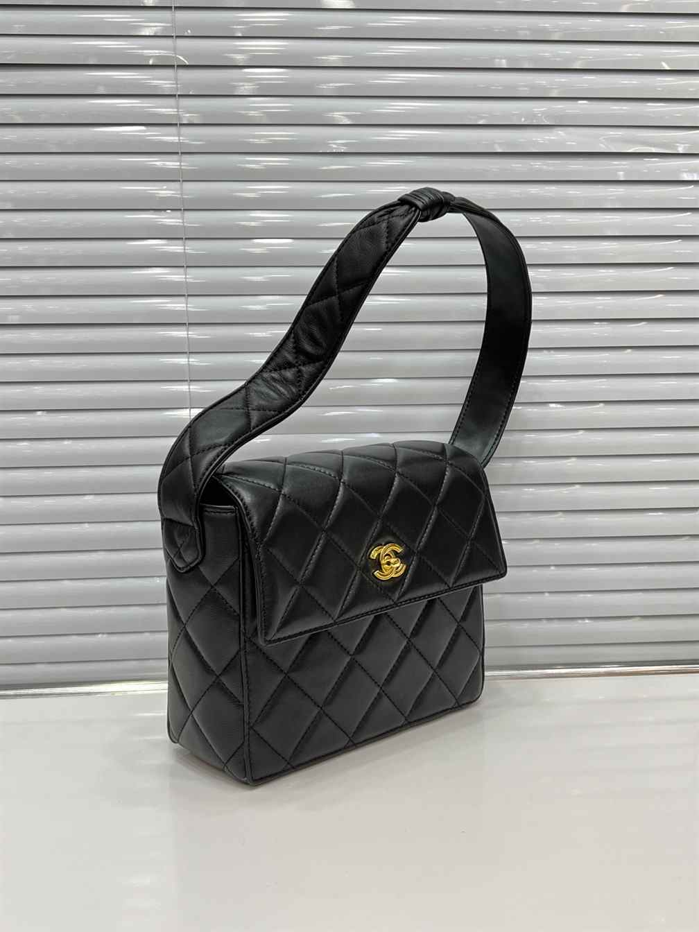 Chanel Quilted Caviar Small Vintage Bag replica