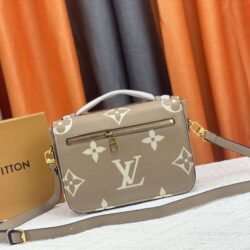 Louis Vuitton POCHETTE MÉTIS Bicolour replica