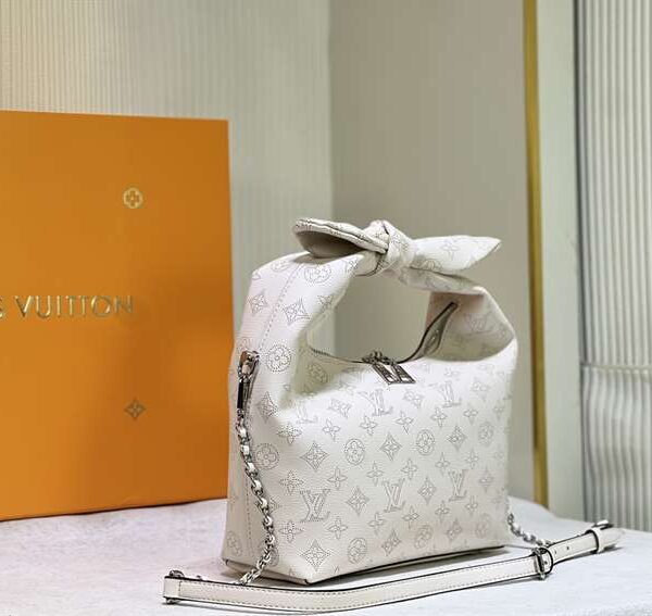 Louis Vuitton WHY KNOT PM replica