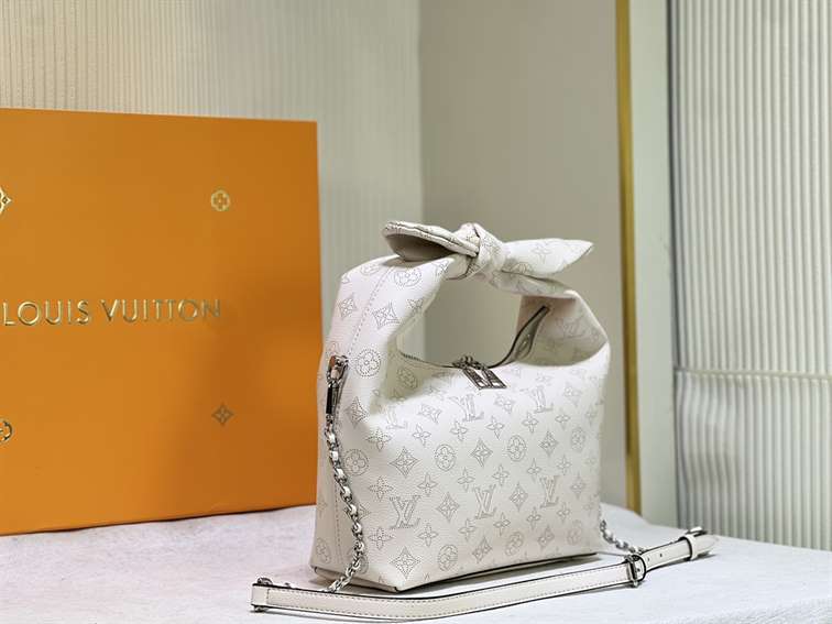 Louis Vuitton WHY KNOT PM replica