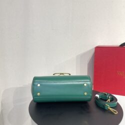 Valentino Garavani ROCKSTUD ALCOVE LEATHER BAG replica