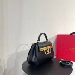 Valentino Garavani ROCKSTUD ALCOVE LEATHER BAG replica