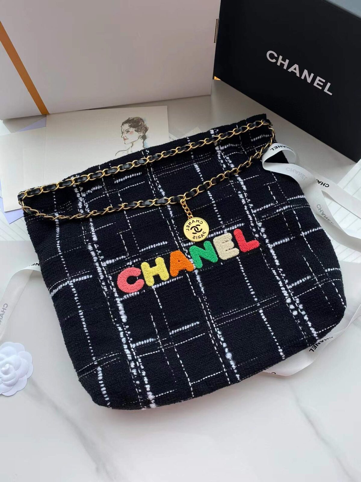 CHANEL 22 Medium Handbag Wool Tweed