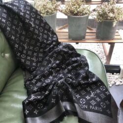 Louis Vuitton MONOGRAM SHINE SHAWL