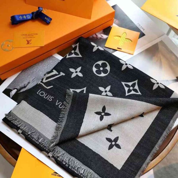 Louis Vuitton Classic Monogram Scarf