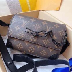 Louis Vuitton Steamer Wearable Wallet replica