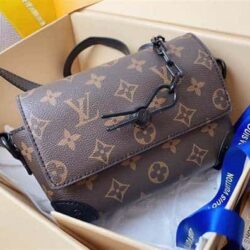 Louis Vuitton Steamer Wearable Wallet replica