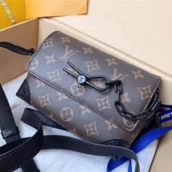 Louis Vuitton Steamer Wearable Wallet replica