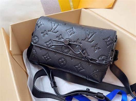 Louis Vuitton Steamer Wearable Wallet replica