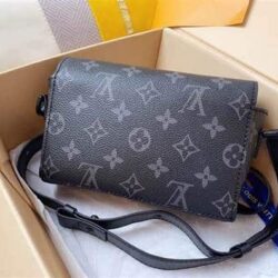 Louis Vuitton Steamer Wearable Wallet replica