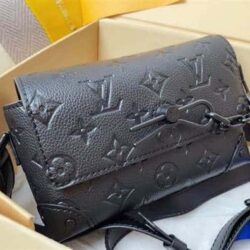 Louis Vuitton Steamer Wearable Wallet replica