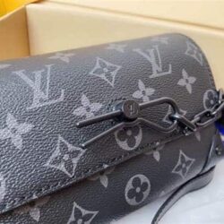 Louis Vuitton Steamer Wearable Wallet replica