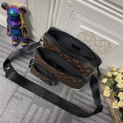 Louis Vuitton Trio Messenger Calf Leather replica