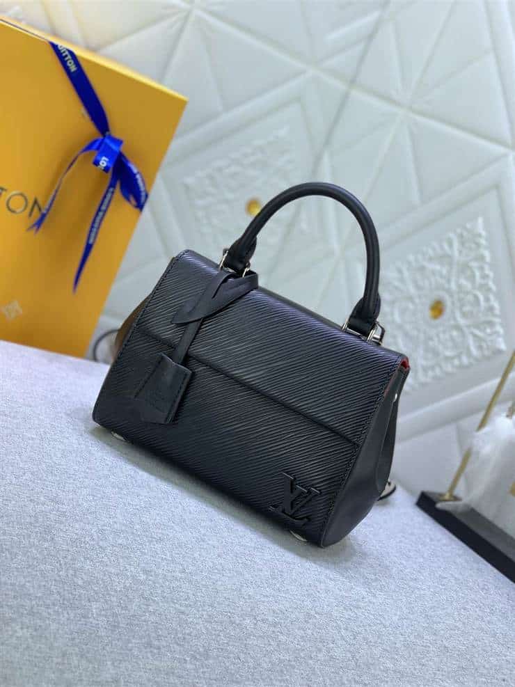 Louis Vuitton Cluny BB replica