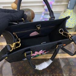 Louis Vuitton LV x YK OnTheGo MM - Original replica