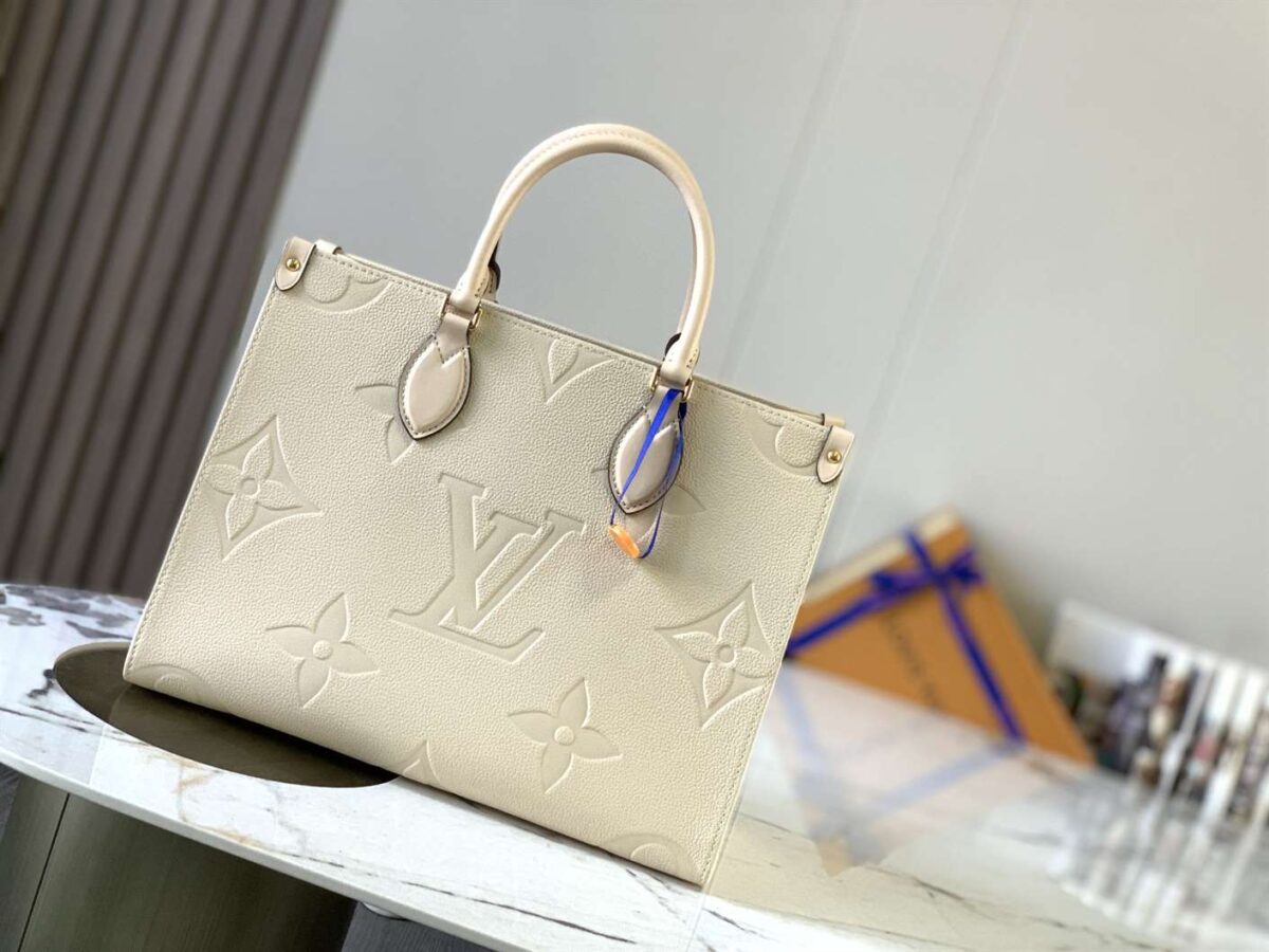 Louis Vuitton Onthego MM Tote Bag- Original Replica