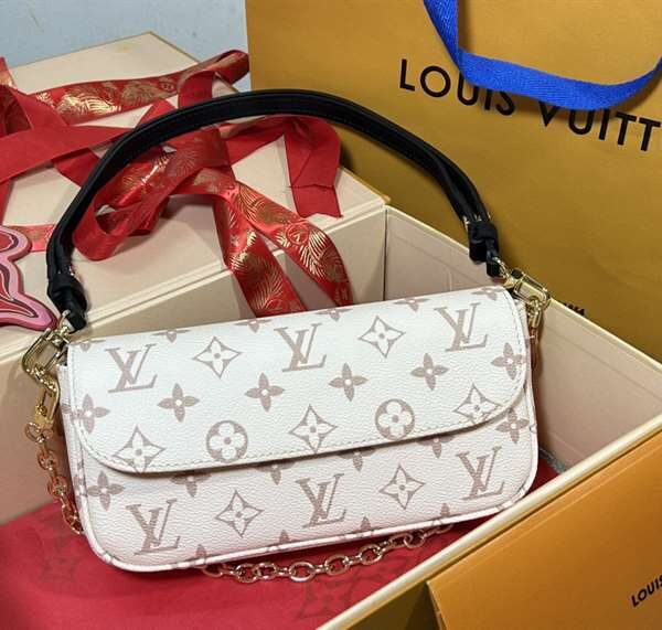 Louis Vuitton Wallet on Chain Ivy- Original Replica